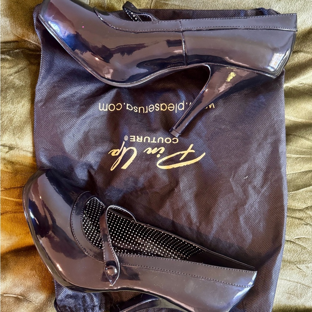 Pinup Couture Shiny Black Mary Jane Heels